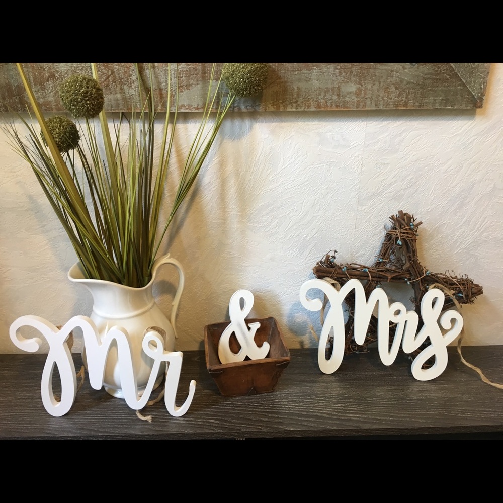 Mr. & Mrs. Sign